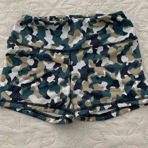 Fleo PHR camo shorts size medium